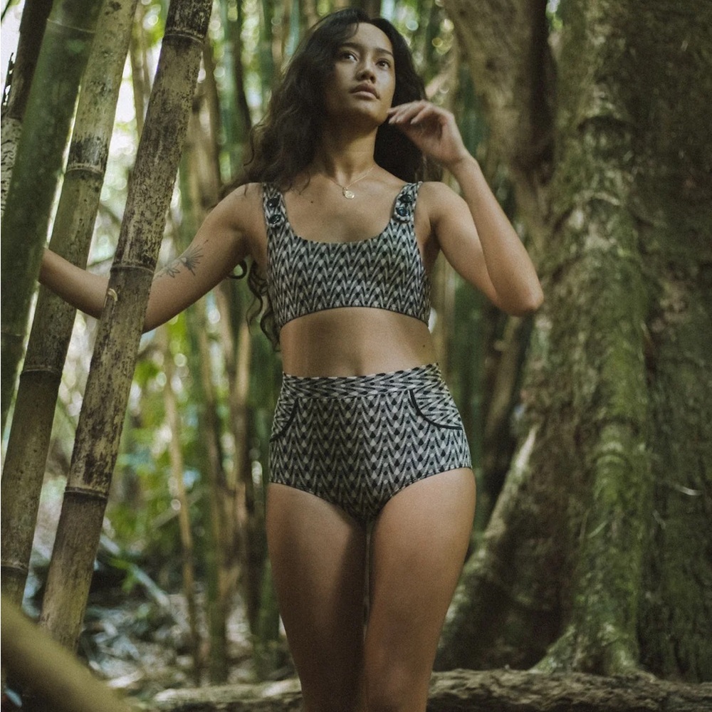 Seea Georgia Bikini Set Top Medium & High Waisted Bottoms Small in Aries Print - Picture 3 of 16